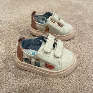 TOMS never used shoes